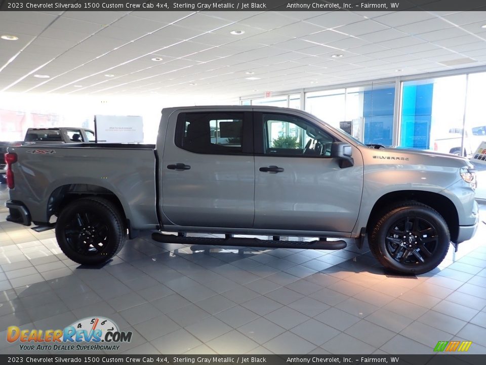 2023 Chevrolet Silverado 1500 Custom Crew Cab 4x4 Sterling Gray Metallic / Jet Black Photo #2