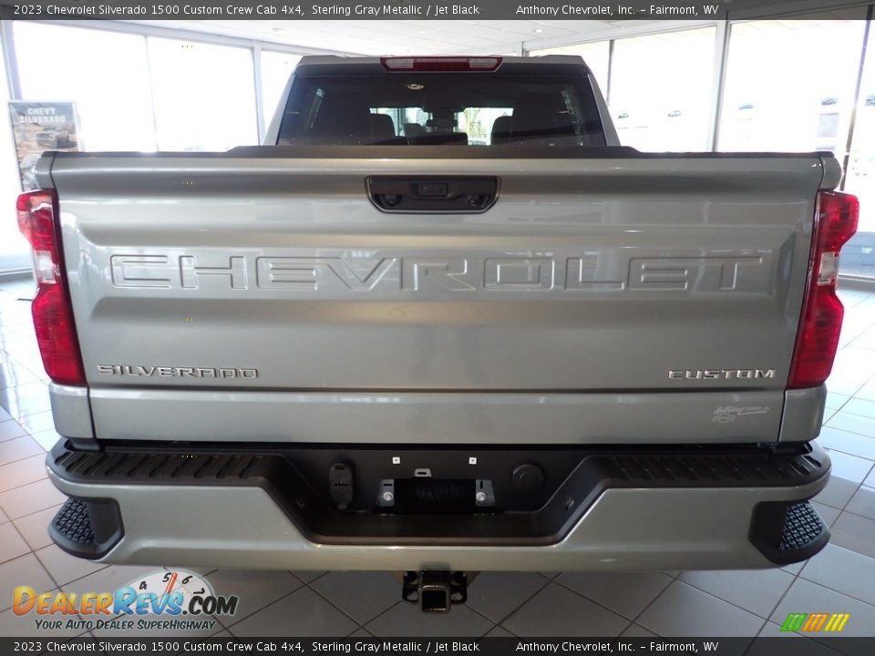 2023 Chevrolet Silverado 1500 Custom Crew Cab 4x4 Sterling Gray Metallic / Jet Black Photo #4