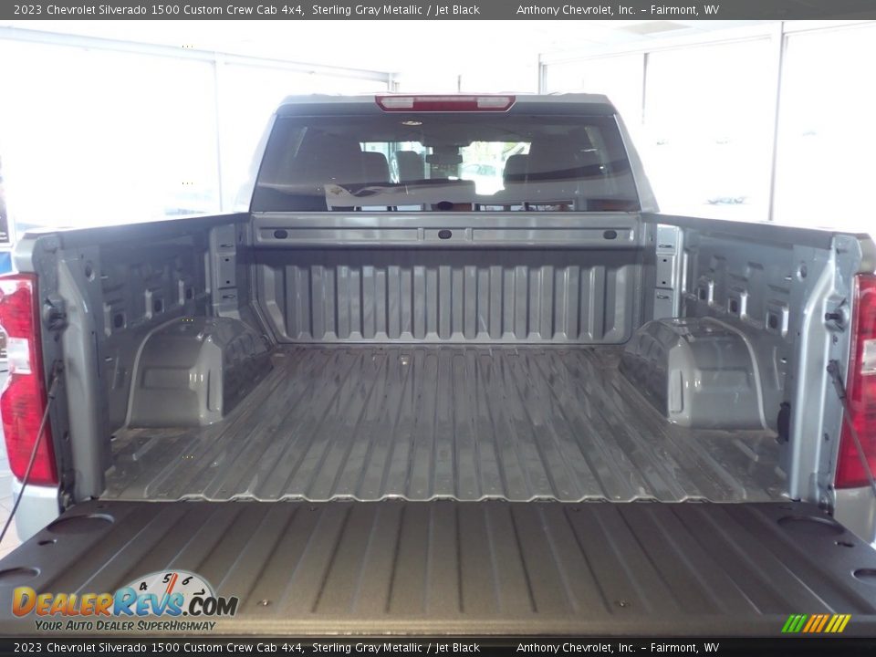 2023 Chevrolet Silverado 1500 Custom Crew Cab 4x4 Sterling Gray Metallic / Jet Black Photo #5