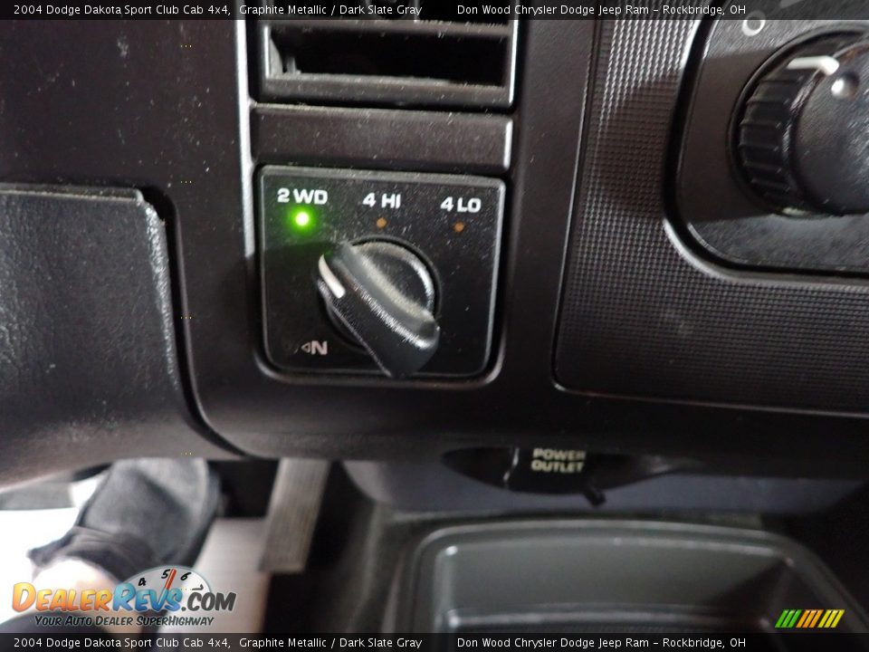 2004 Dodge Dakota Sport Club Cab 4x4 Graphite Metallic / Dark Slate Gray Photo #16