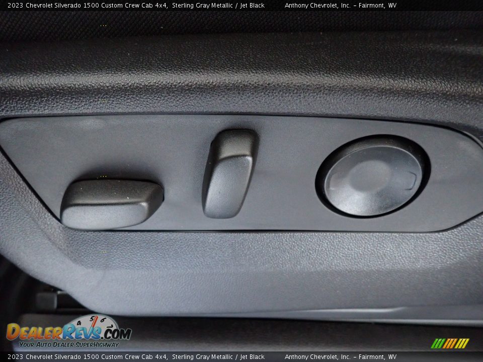 2023 Chevrolet Silverado 1500 Custom Crew Cab 4x4 Sterling Gray Metallic / Jet Black Photo #14