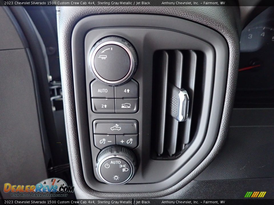 2023 Chevrolet Silverado 1500 Custom Crew Cab 4x4 Sterling Gray Metallic / Jet Black Photo #15