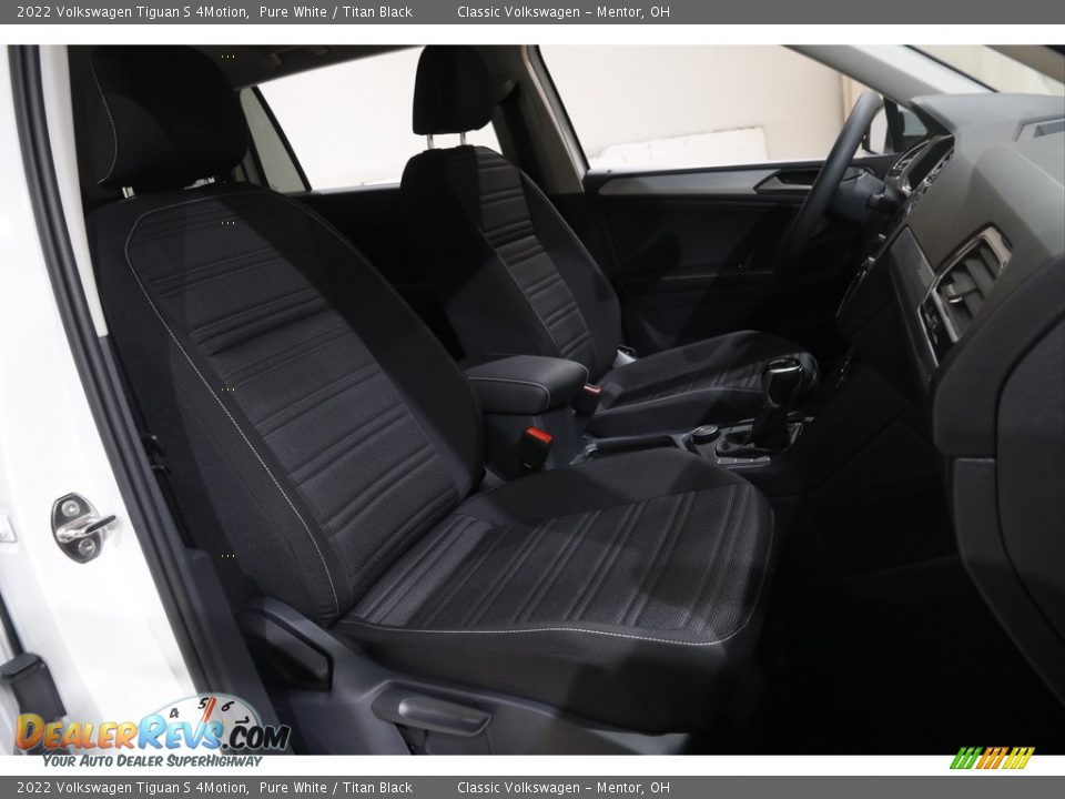 Front Seat of 2022 Volkswagen Tiguan S 4Motion Photo #15