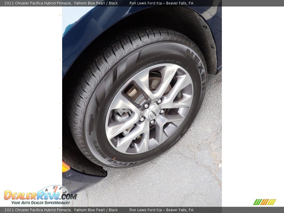 2021 Chrysler Pacifica Hybrid Pinnacle Fathom Blue Pearl / Black Photo #9