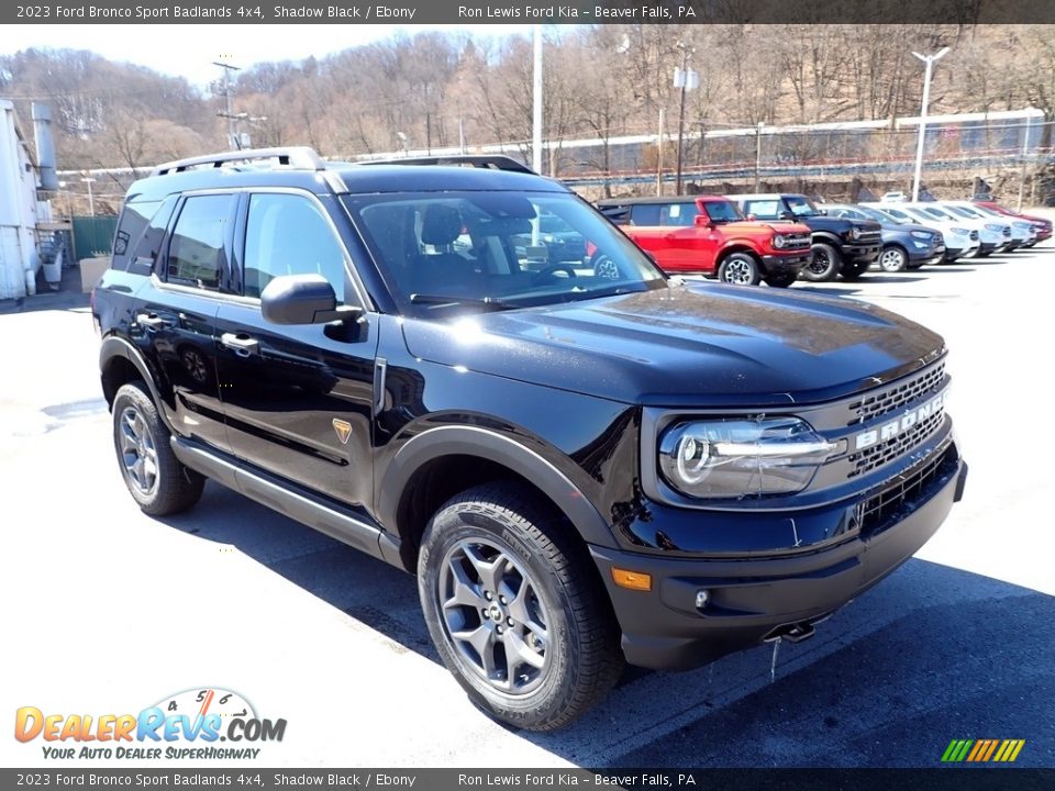 Front 3/4 View of 2023 Ford Bronco Sport Badlands 4x4 Photo #2