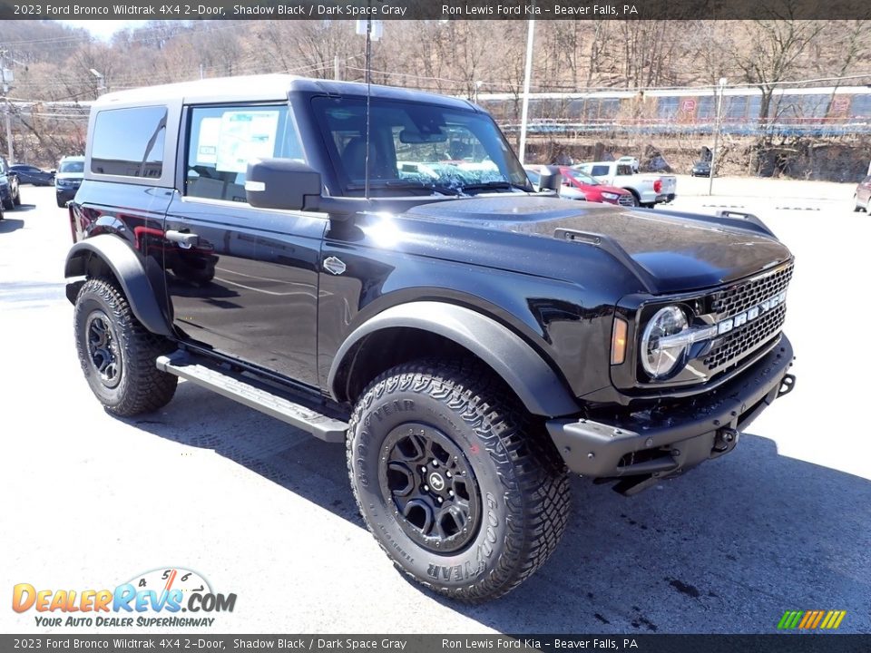 Front 3/4 View of 2023 Ford Bronco Wildtrak 4X4 2-Door Photo #2