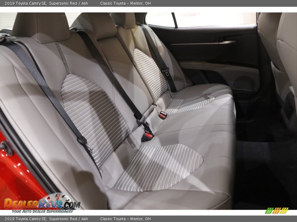 2019 Toyota Camry SE Supersonic Red / Ash Photo #15