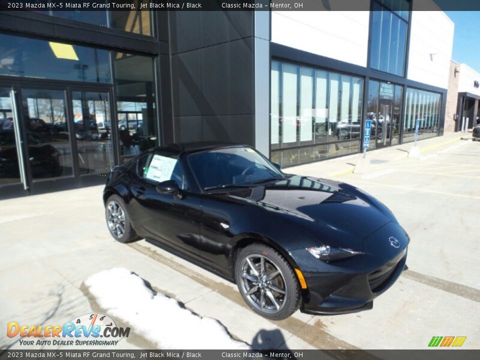 Front 3/4 View of 2023 Mazda MX-5 Miata RF Grand Touring Photo #1