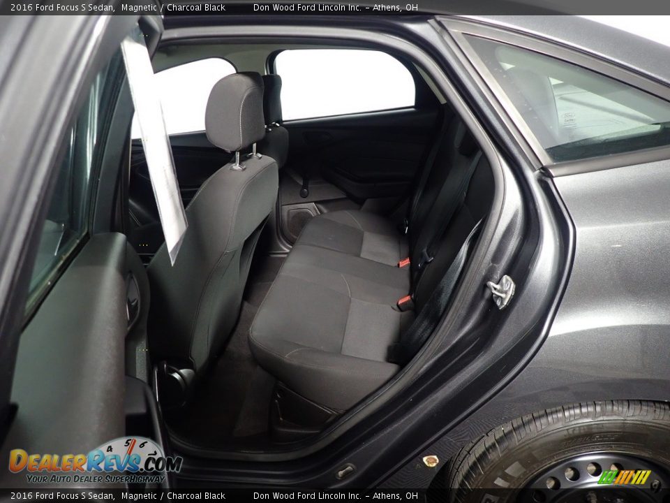 2016 Ford Focus S Sedan Magnetic / Charcoal Black Photo #31