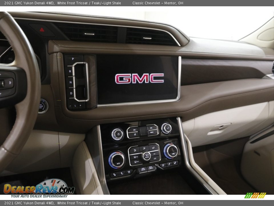 Controls of 2021 GMC Yukon Denali 4WD Photo #10