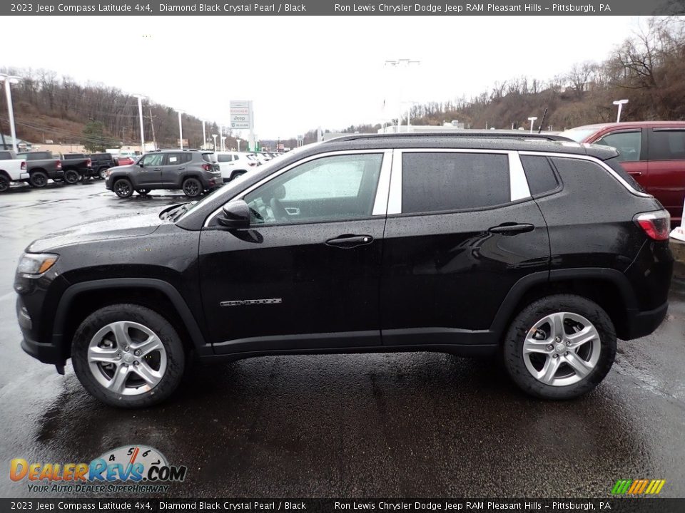 2023 Jeep Compass Latitude 4x4 Diamond Black Crystal Pearl / Black Photo #2