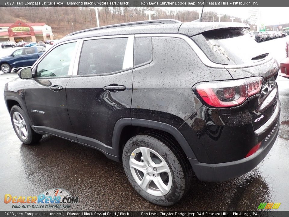 2023 Jeep Compass Latitude 4x4 Diamond Black Crystal Pearl / Black Photo #3