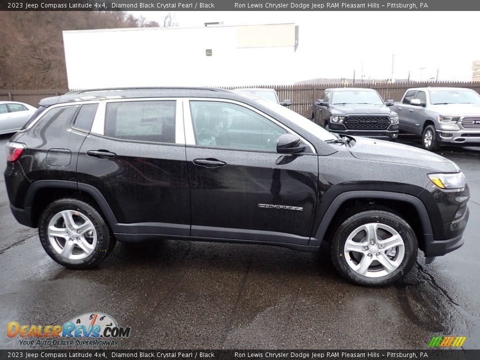 2023 Jeep Compass Latitude 4x4 Diamond Black Crystal Pearl / Black Photo #7