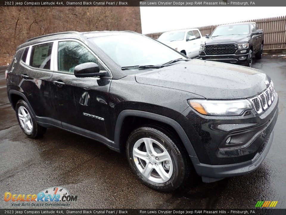 2023 Jeep Compass Latitude 4x4 Diamond Black Crystal Pearl / Black Photo #8