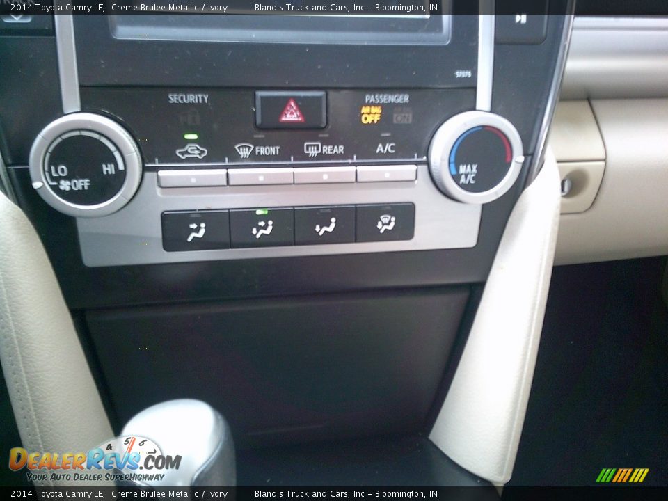 2014 Toyota Camry LE Creme Brulee Metallic / Ivory Photo #15