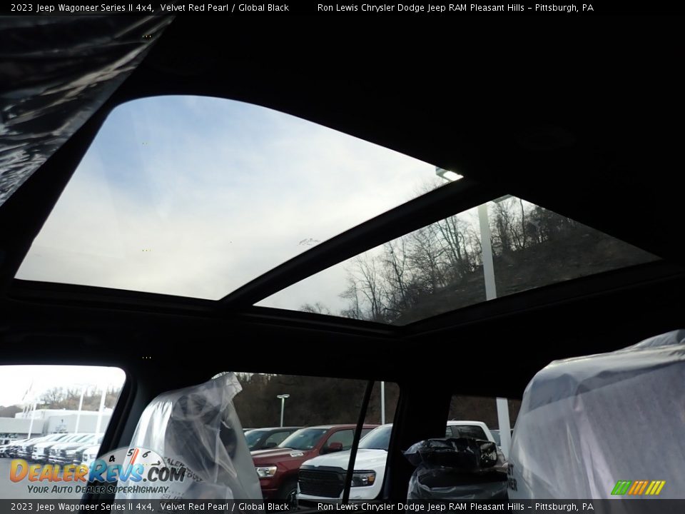 Sunroof of 2023 Jeep Wagoneer Series II 4x4 Photo #17