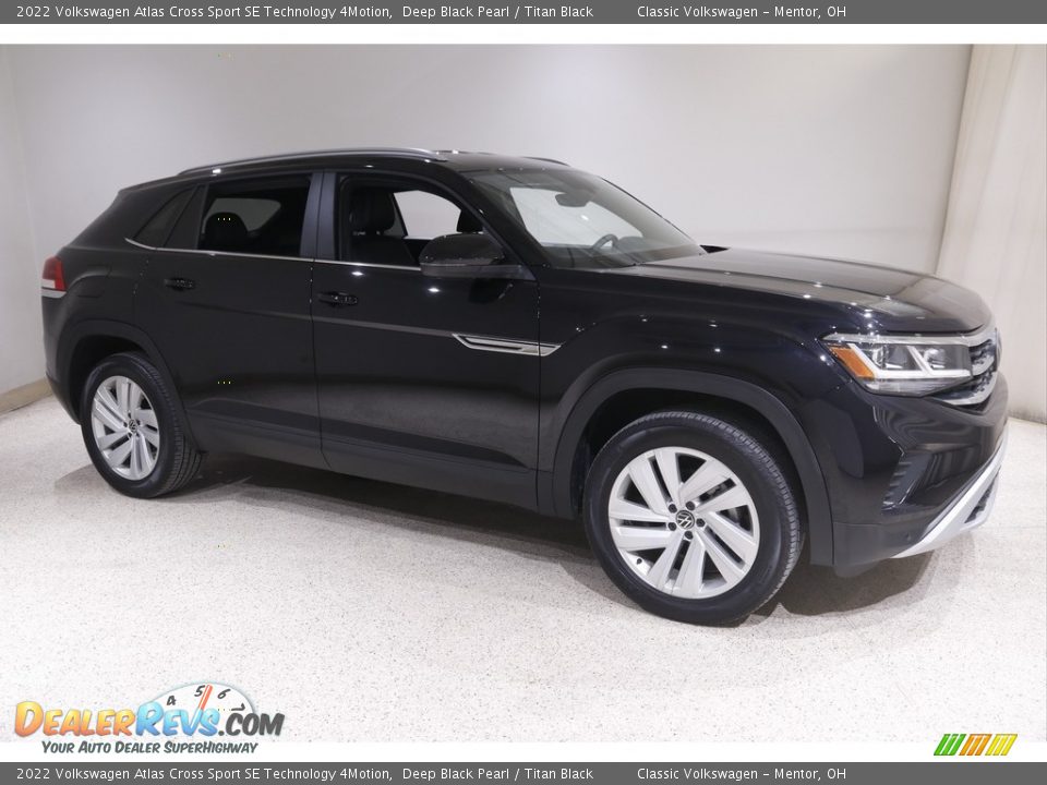 2022 Volkswagen Atlas Cross Sport SE Technology 4Motion Deep Black Pearl / Titan Black Photo #1