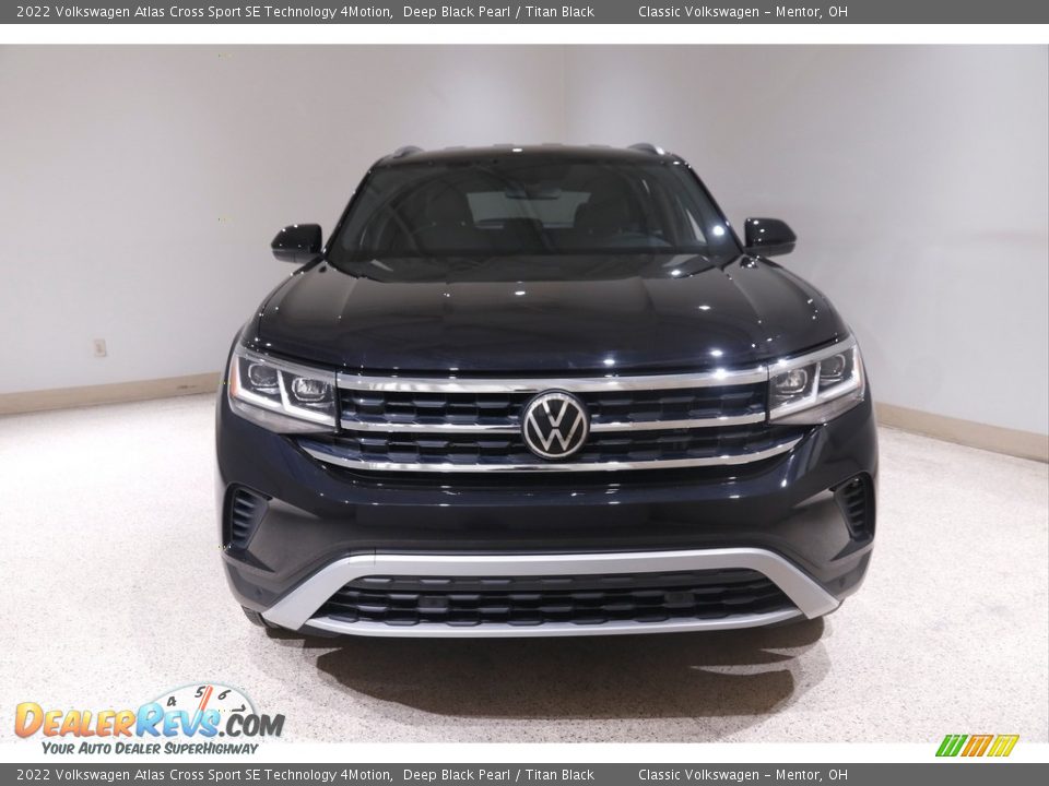 2022 Volkswagen Atlas Cross Sport SE Technology 4Motion Deep Black Pearl / Titan Black Photo #2