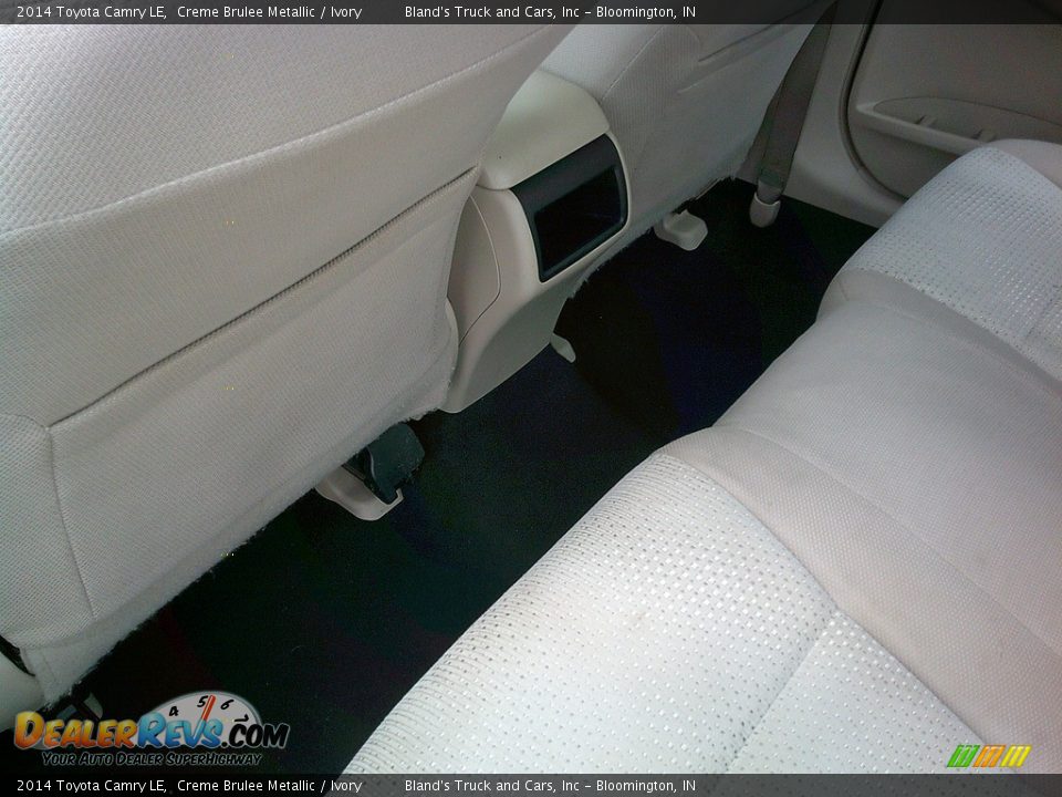 2014 Toyota Camry LE Creme Brulee Metallic / Ivory Photo #22