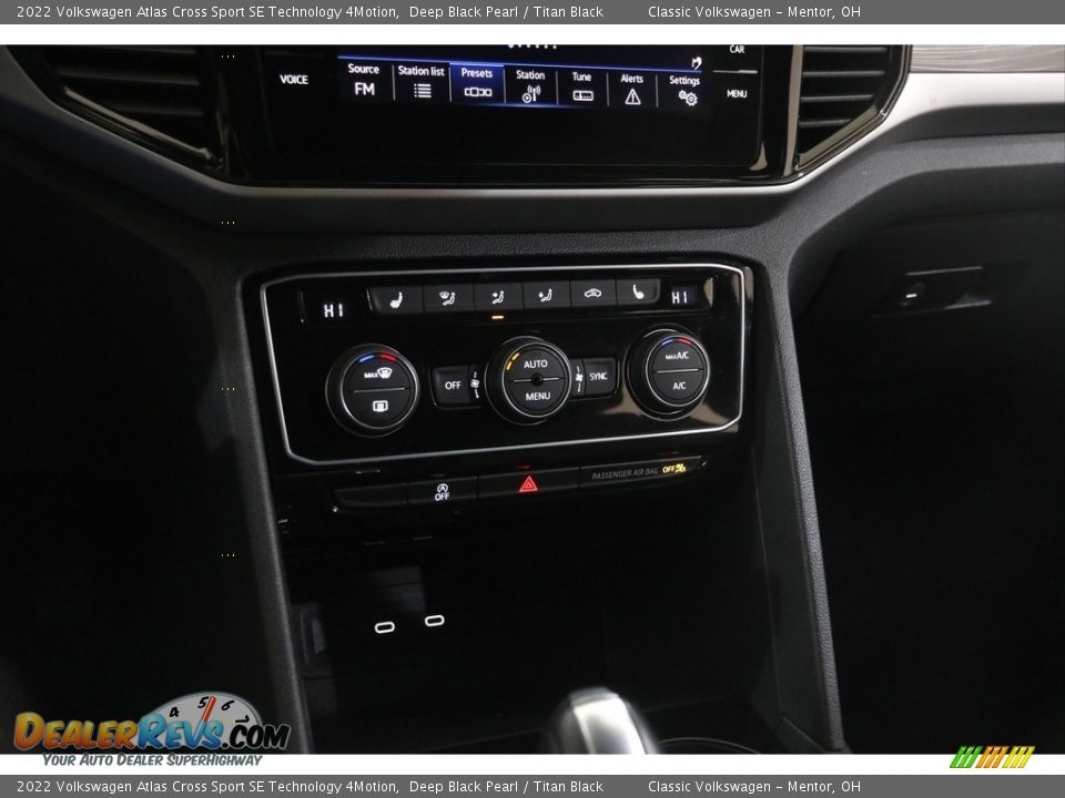 2022 Volkswagen Atlas Cross Sport SE Technology 4Motion Deep Black Pearl / Titan Black Photo #13