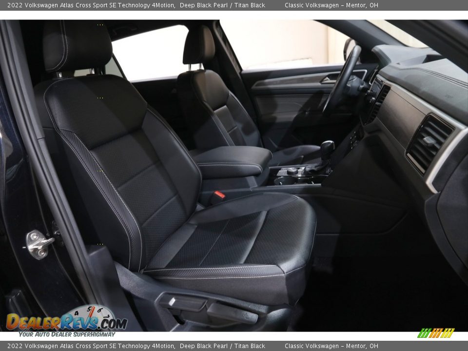2022 Volkswagen Atlas Cross Sport SE Technology 4Motion Deep Black Pearl / Titan Black Photo #15