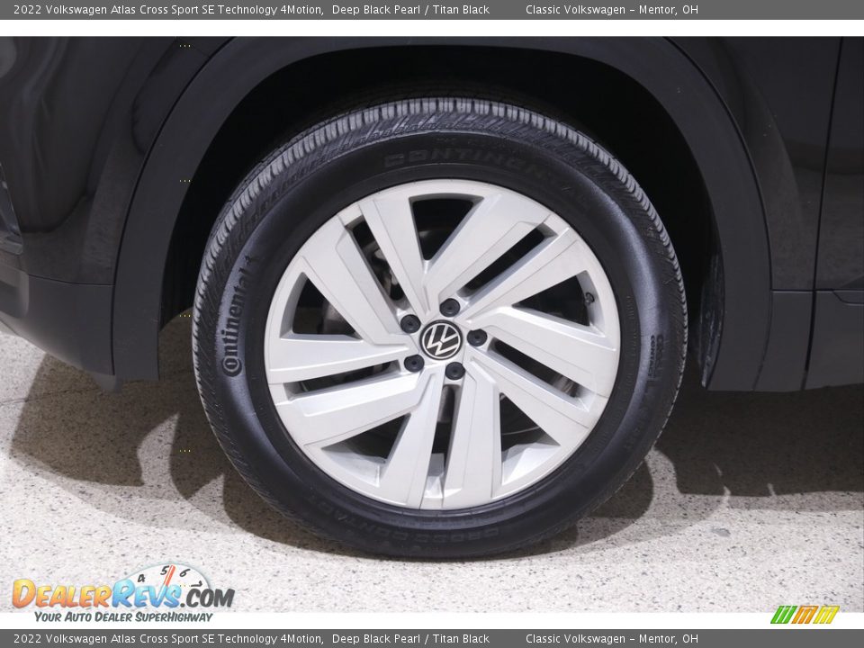 2022 Volkswagen Atlas Cross Sport SE Technology 4Motion Deep Black Pearl / Titan Black Photo #20