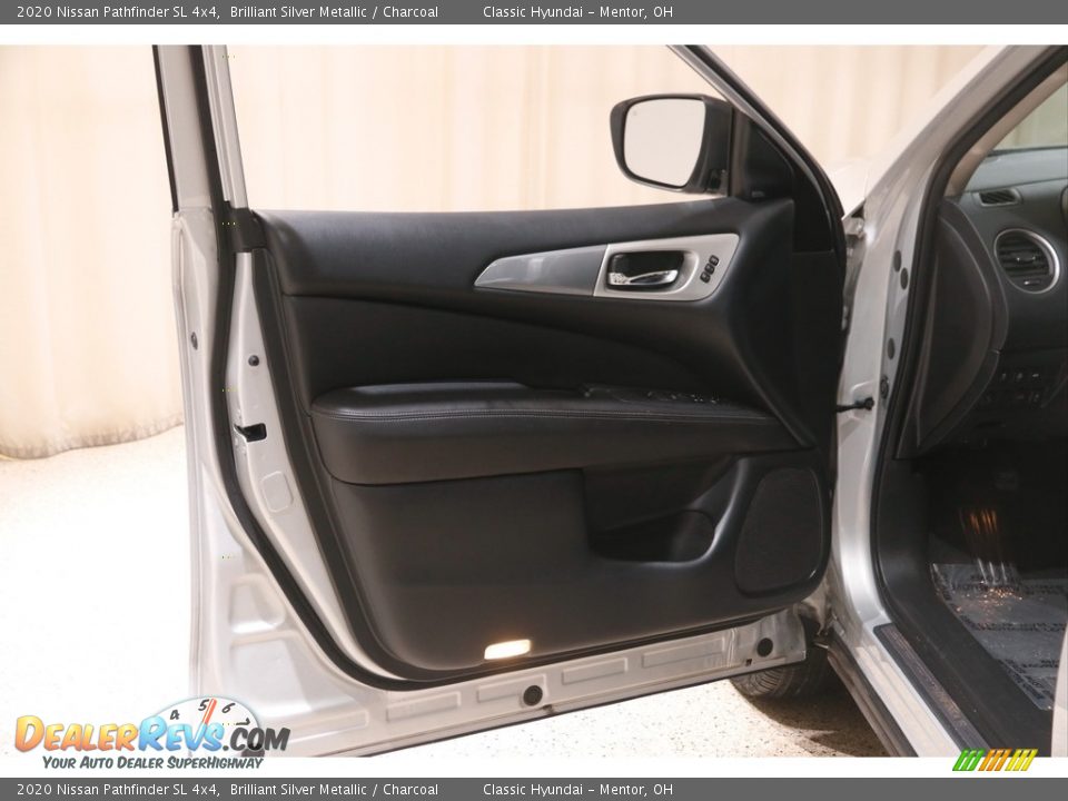 Door Panel of 2020 Nissan Pathfinder SL 4x4 Photo #4