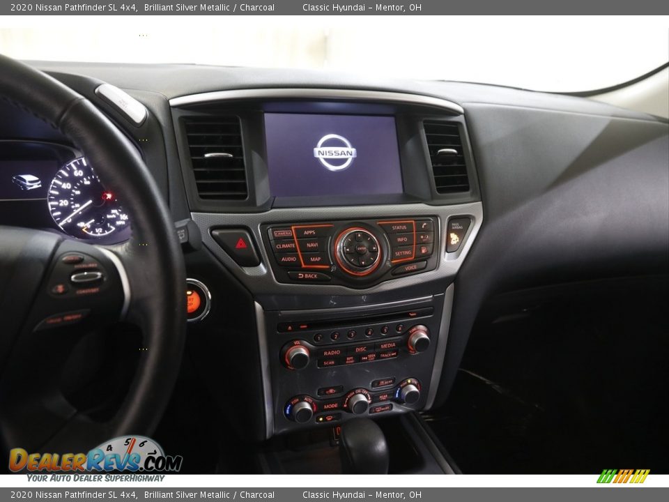 Controls of 2020 Nissan Pathfinder SL 4x4 Photo #9