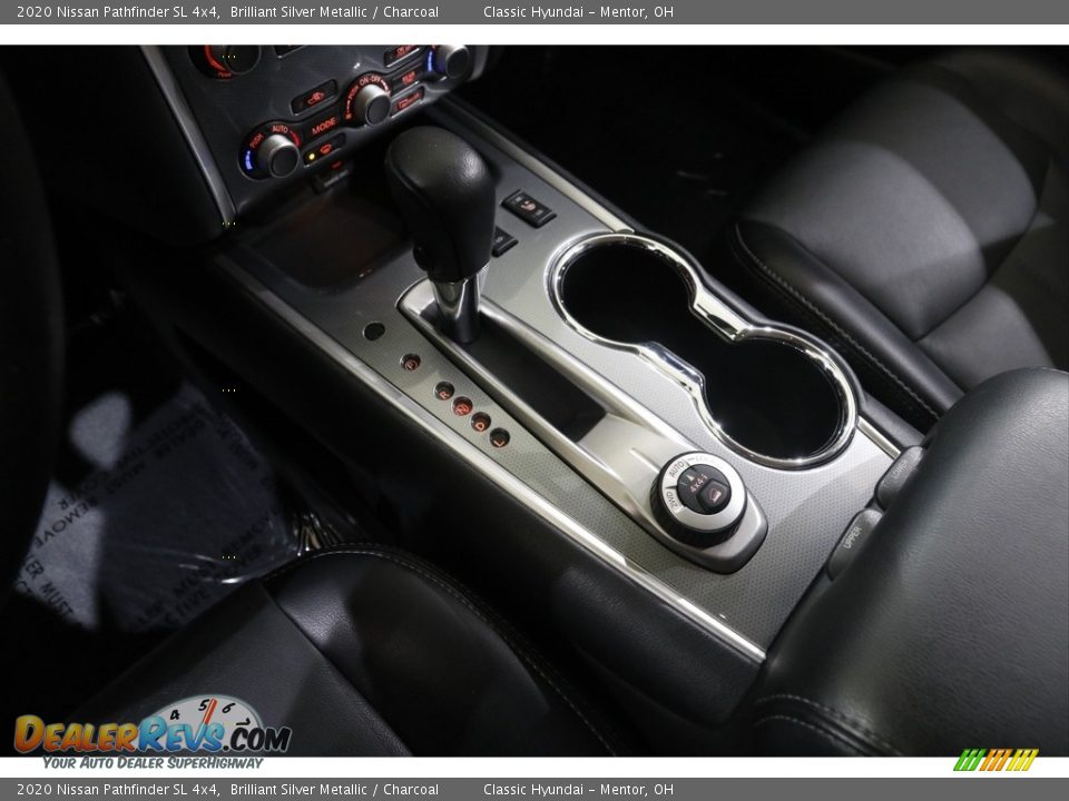2020 Nissan Pathfinder SL 4x4 Shifter Photo #15