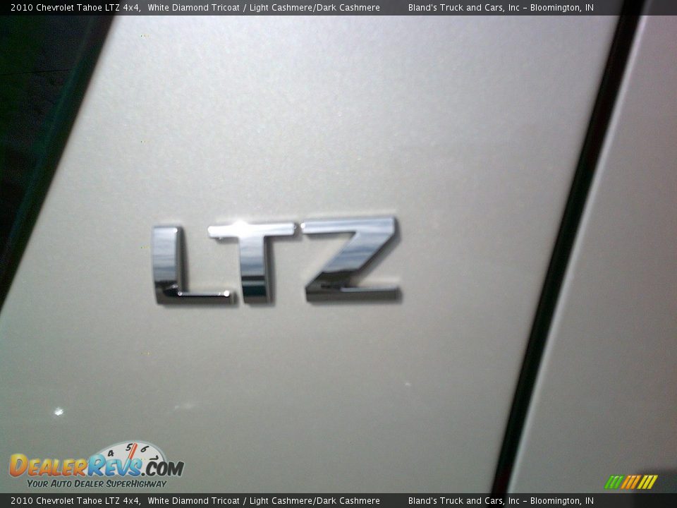 2010 Chevrolet Tahoe LTZ 4x4 White Diamond Tricoat / Light Cashmere/Dark Cashmere Photo #11