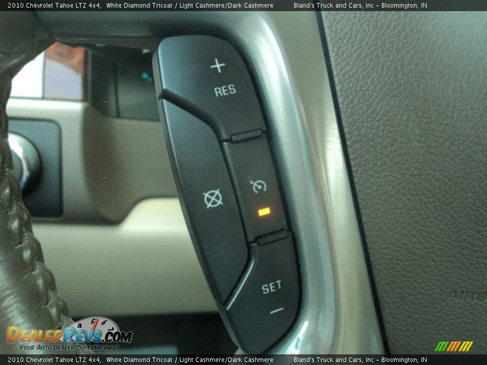 2010 Chevrolet Tahoe LTZ 4x4 White Diamond Tricoat / Light Cashmere/Dark Cashmere Photo #19