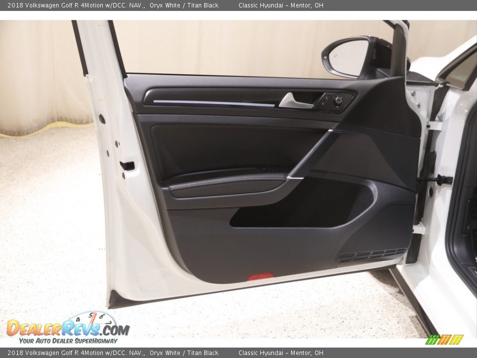 2018 Volkswagen Golf R 4Motion w/DCC. NAV. Oryx White / Titan Black Photo #4