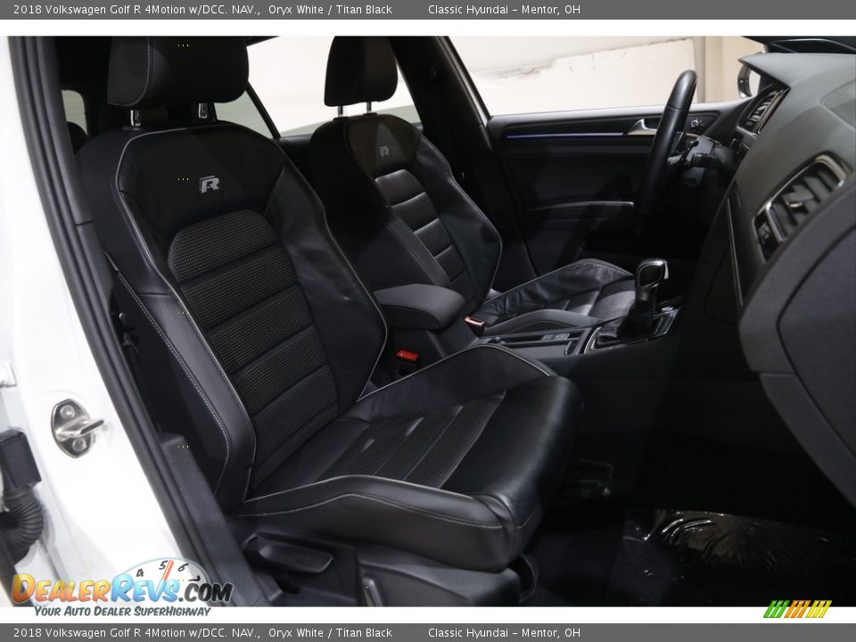 2018 Volkswagen Golf R 4Motion w/DCC. NAV. Oryx White / Titan Black Photo #17