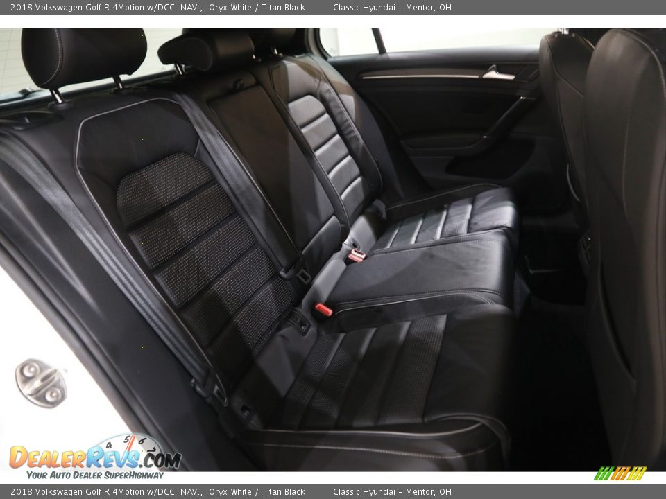 2018 Volkswagen Golf R 4Motion w/DCC. NAV. Oryx White / Titan Black Photo #18