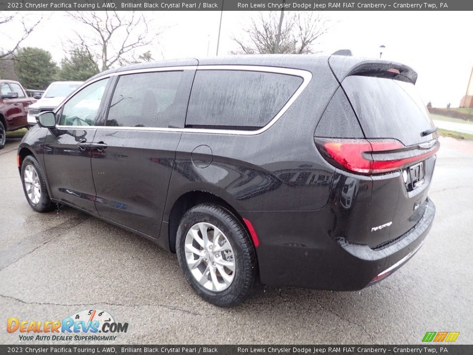 2023 Chrysler Pacifica Touring L AWD Brilliant Black Crystal Pearl / Black Photo #3