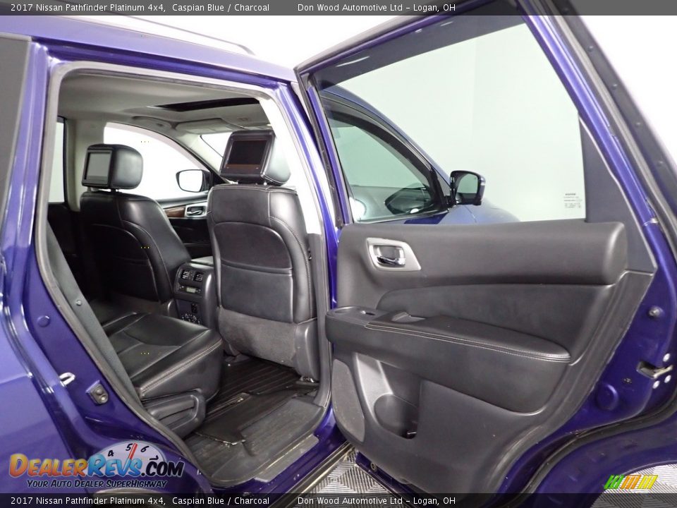 2017 Nissan Pathfinder Platinum 4x4 Caspian Blue / Charcoal Photo #35