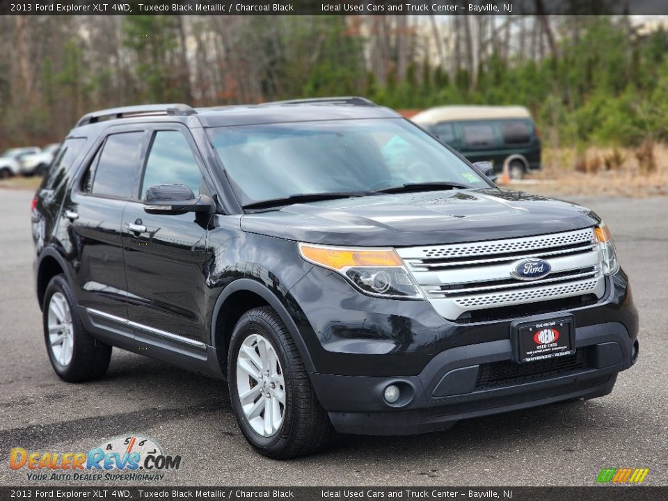 2013 Ford Explorer XLT 4WD Tuxedo Black Metallic / Charcoal Black Photo #2