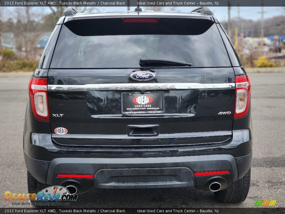 2013 Ford Explorer XLT 4WD Tuxedo Black Metallic / Charcoal Black Photo #4