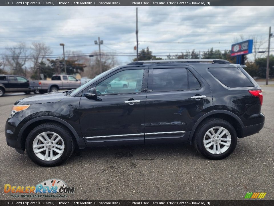 2013 Ford Explorer XLT 4WD Tuxedo Black Metallic / Charcoal Black Photo #5