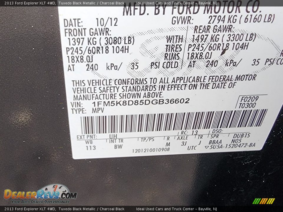 2013 Ford Explorer XLT 4WD Tuxedo Black Metallic / Charcoal Black Photo #31