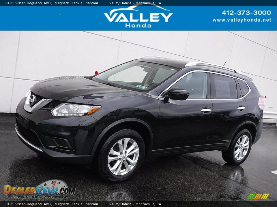 2016 Nissan Rogue SV AWD Magnetic Black / Charcoal Photo #1