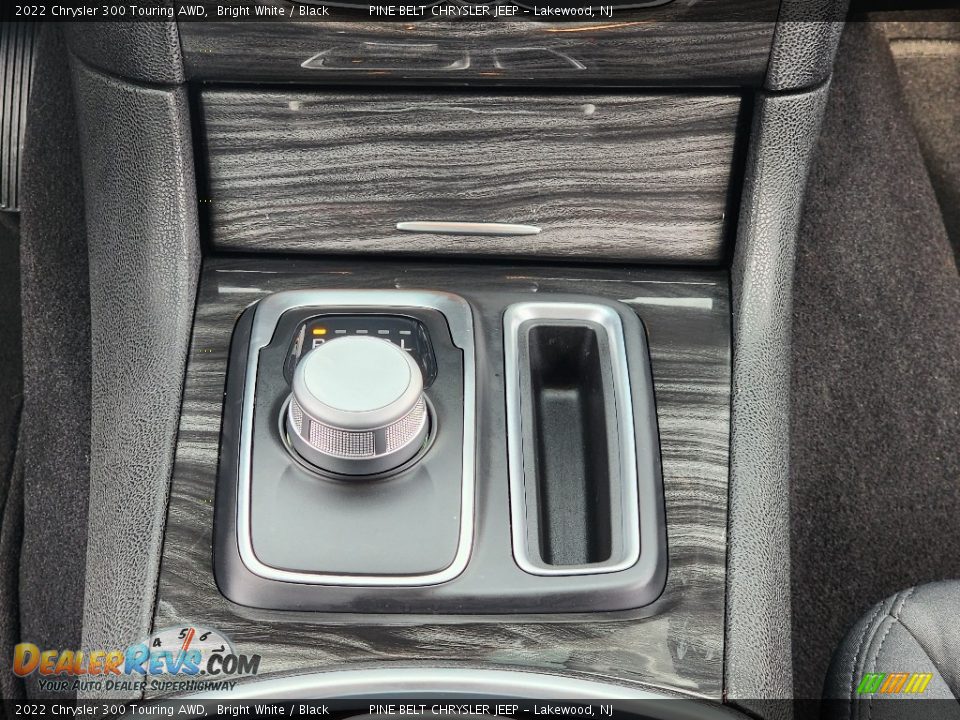 2022 Chrysler 300 Touring AWD Shifter Photo #9