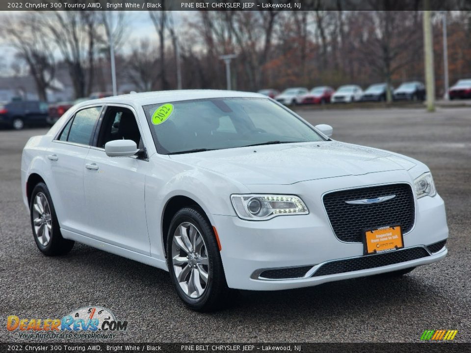 Front 3/4 View of 2022 Chrysler 300 Touring AWD Photo #10