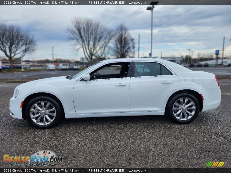 Bright White 2022 Chrysler 300 Touring AWD Photo #13