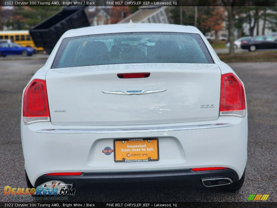 2022 Chrysler 300 Touring AWD Bright White / Black Photo #16