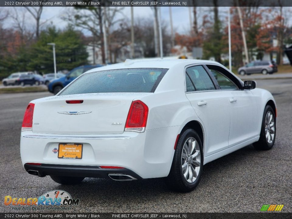 2022 Chrysler 300 Touring AWD Bright White / Black Photo #18