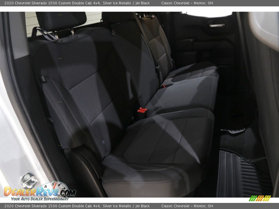 2020 Chevrolet Silverado 1500 Custom Double Cab 4x4 Silver Ice Metallic / Jet Black Photo #17