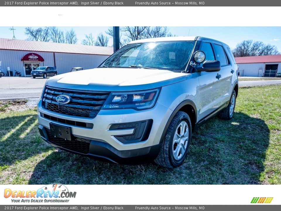 Front 3/4 View of 2017 Ford Explorer Police Interceptor AWD Photo #7