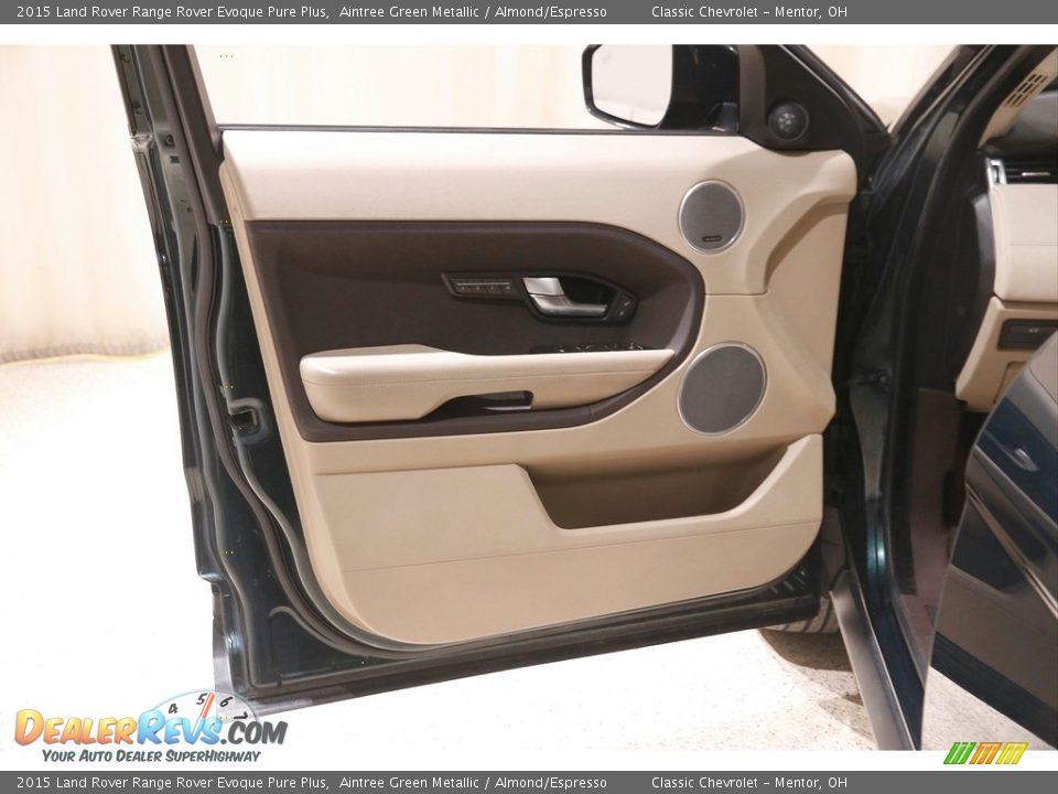 Door Panel of 2015 Land Rover Range Rover Evoque Pure Plus Photo #4