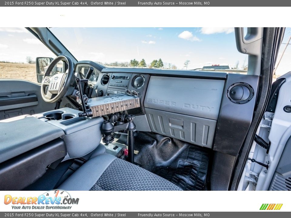 2015 Ford F250 Super Duty XL Super Cab 4x4 Oxford White / Steel Photo #15